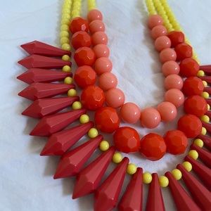 COLORFUL STATEMENT NECKLACE